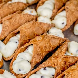 Cannoli Dessert